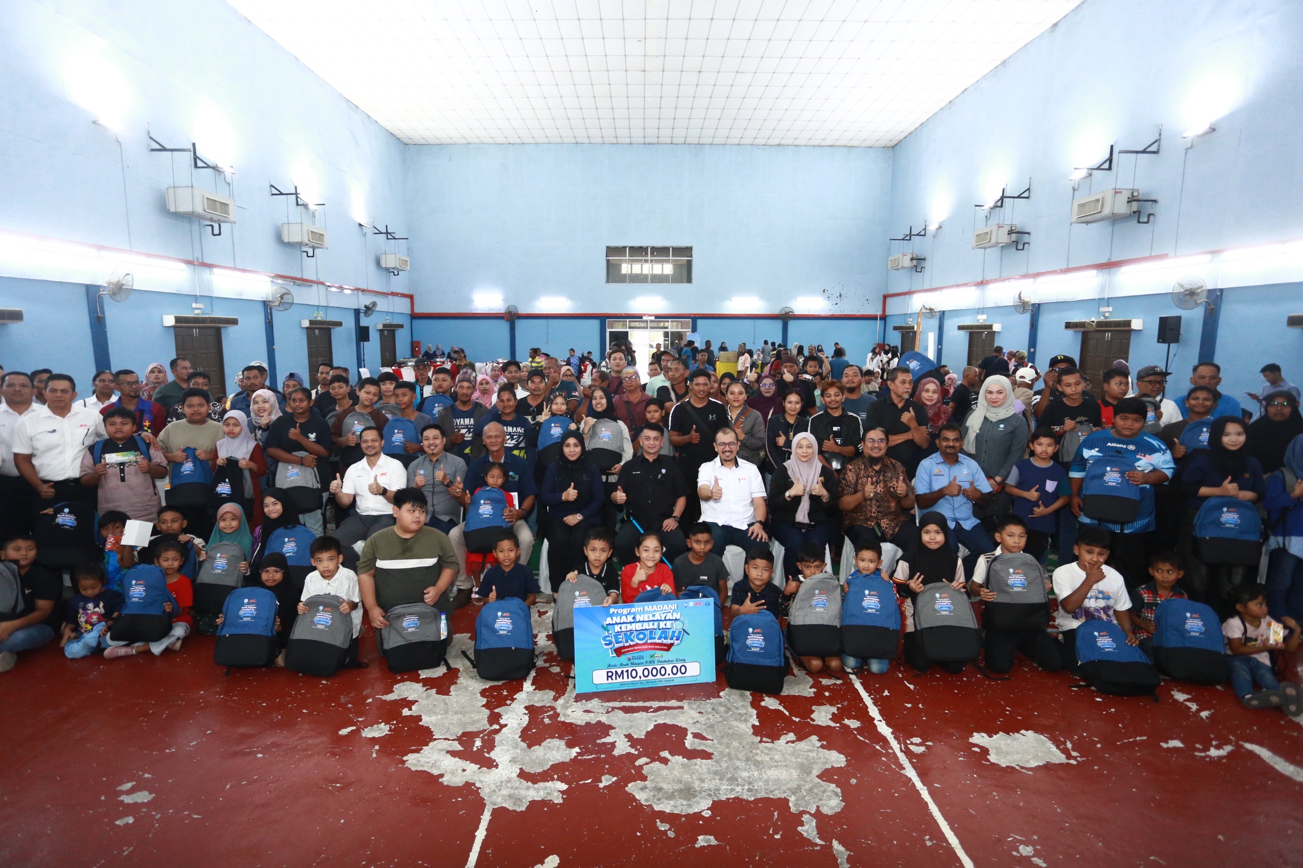 Bantuan pendidikan semarak semangat anak nelayan