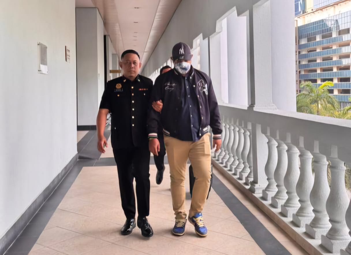 Bekas pengurus syarikat didenda RM15,000 guna dokumen palsu