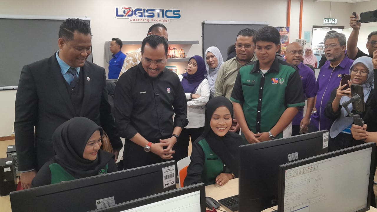 Tak sorok, tak lindung – Asyraf Wajdi