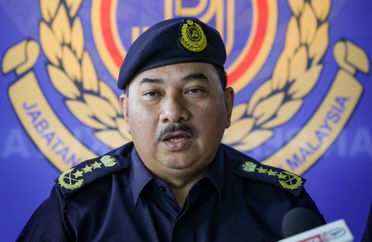 Hampir 500,000 saman JPJ untuk pemandu warga asing