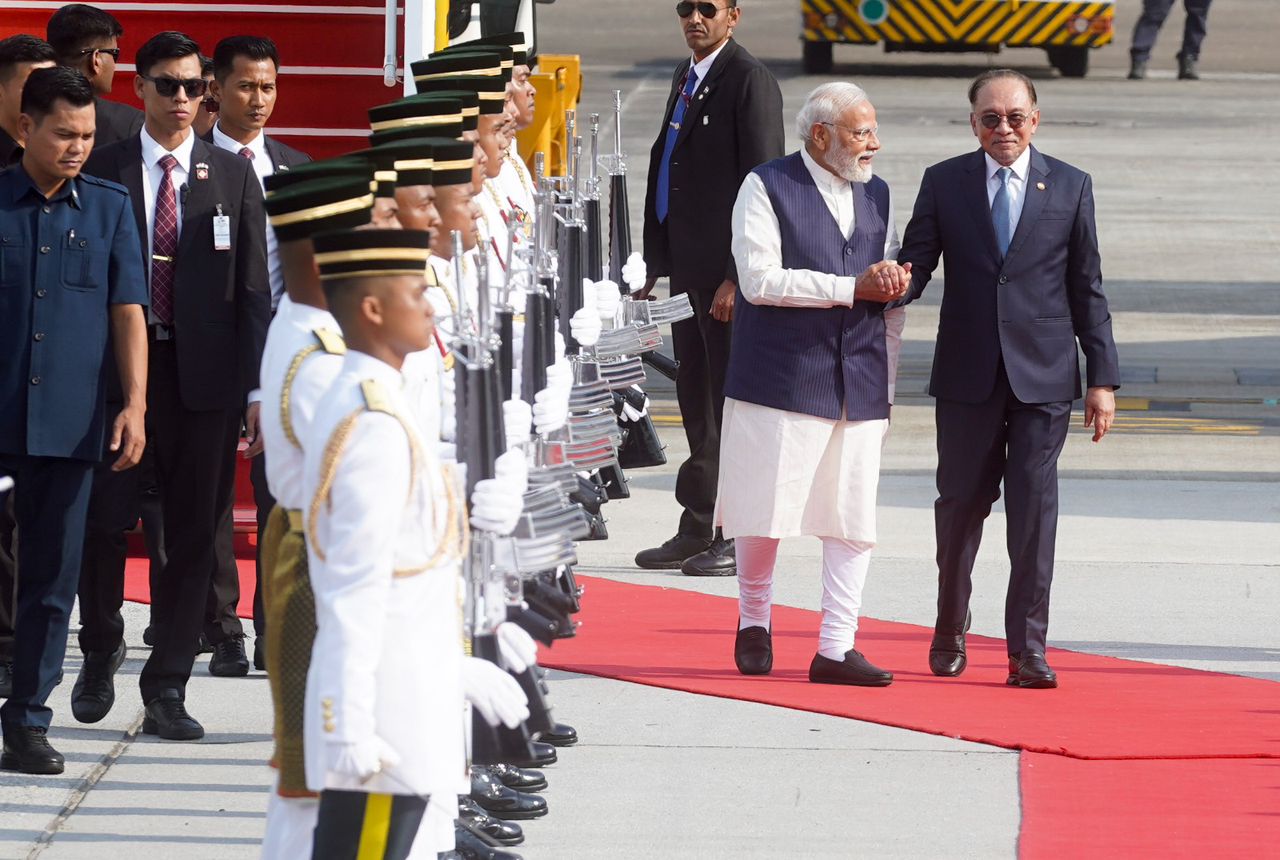 Hubungan strategik Malaysia-India diperkukuh, 11 dokumen dimeterai