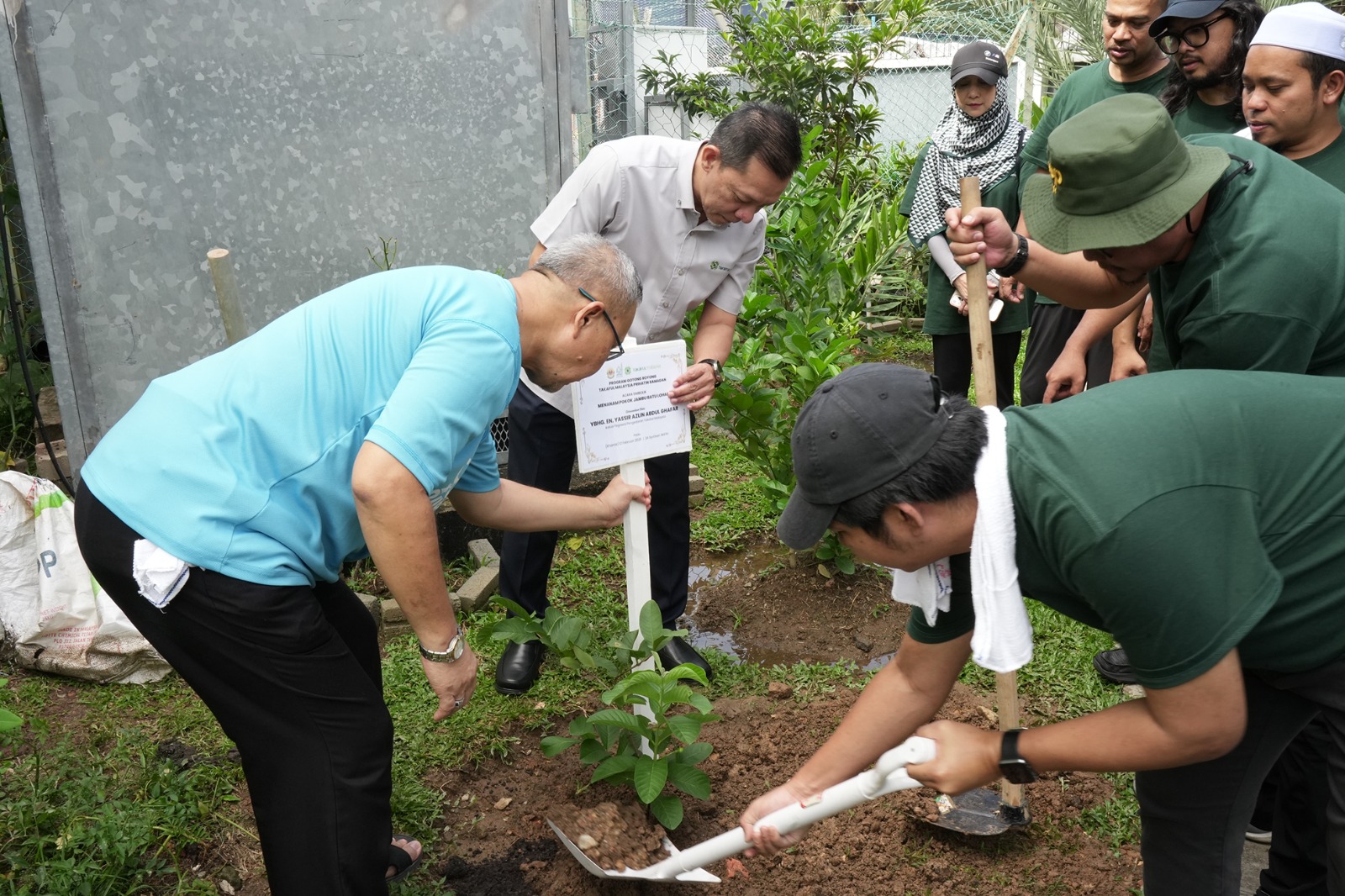 Takaful Malaysia santuni komuniti di Madrasah Raudatul Muttaqin