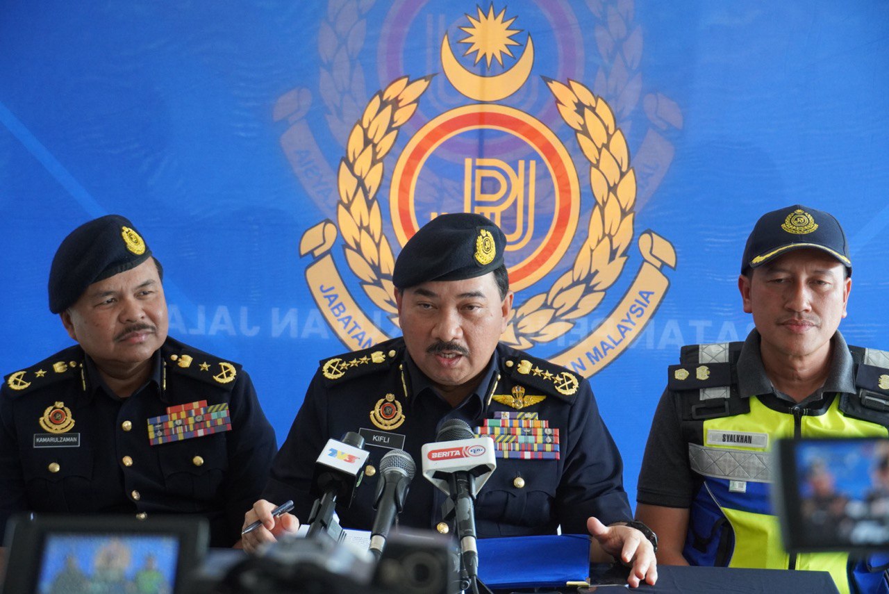 Majikan berdepan tindakan, warga asing pandu lori tanpa lesen sah