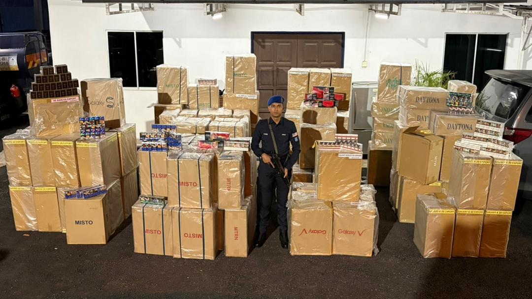 Polis marin rampas rokok seludup bernilai RM2 juta