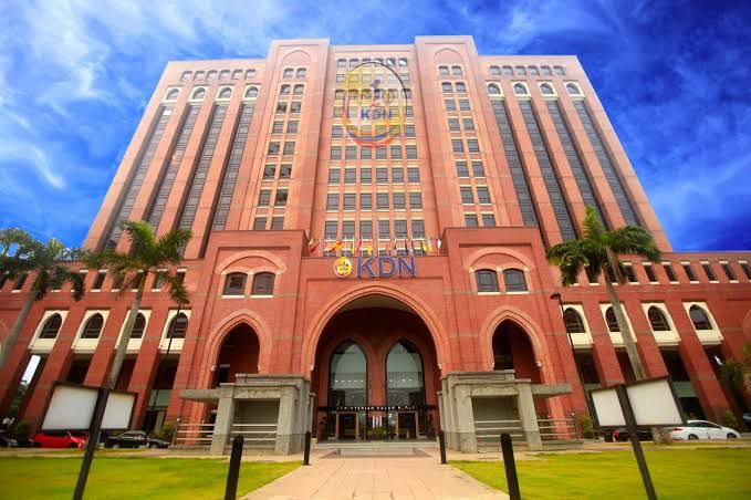 KDN pertahan larangan dua buku, dakwa ada unsur komunisme