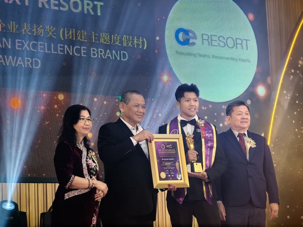 OE Resort terima Anugerah Penghargaan Syarikat Cemerlang Cahaya Negeri Sembilan