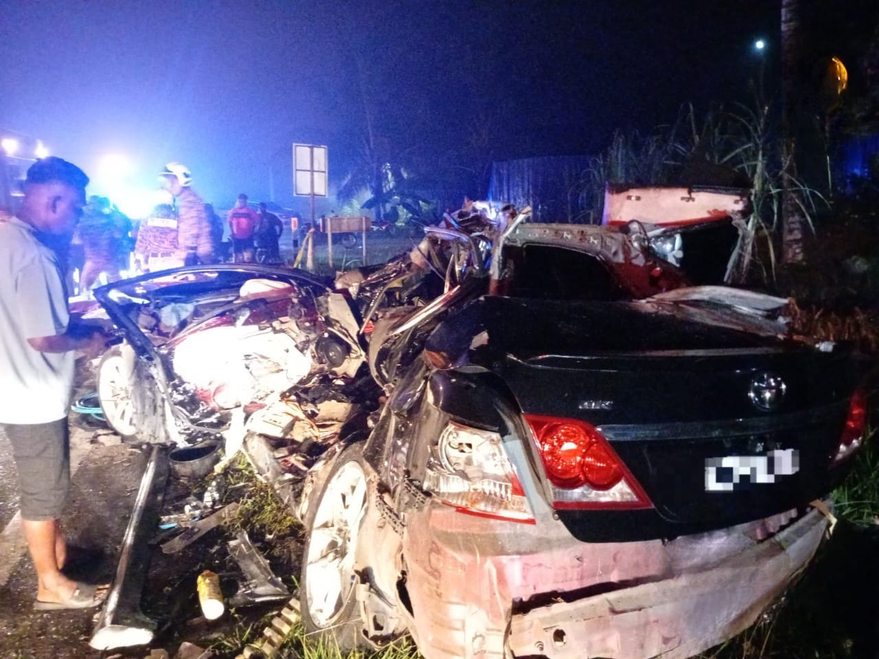 Enam maut nahas kereta dan lori di Jalan Karak Lama