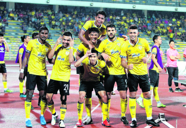 Perebutan kejuaraan Liga Super terbuka - Kosmo Digital