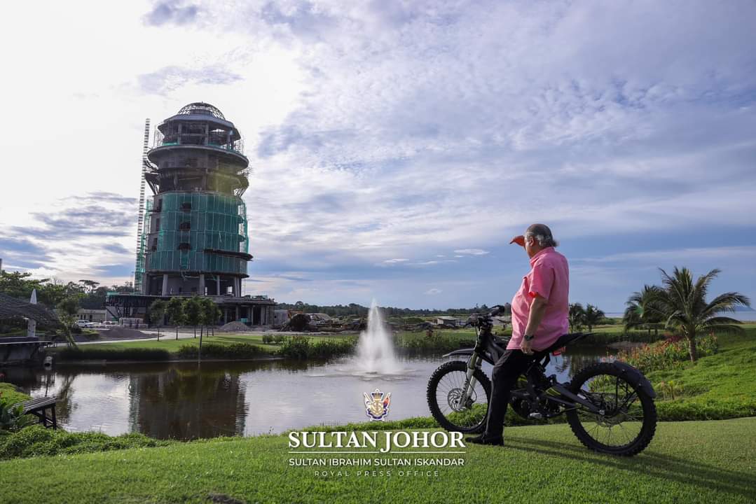 Sultan Johor tinjau pembinaan menara rumah api di Mersing - Kosmo Digital