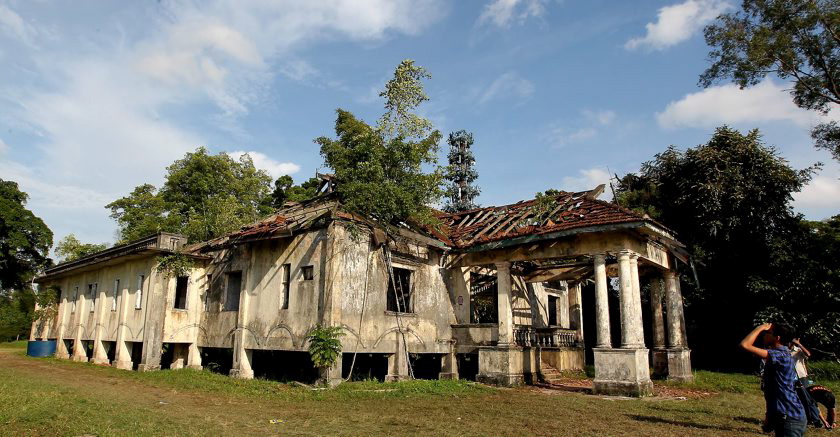Detik Cemas Dikacau Penunggu Villa Nabila Kosmo Digital