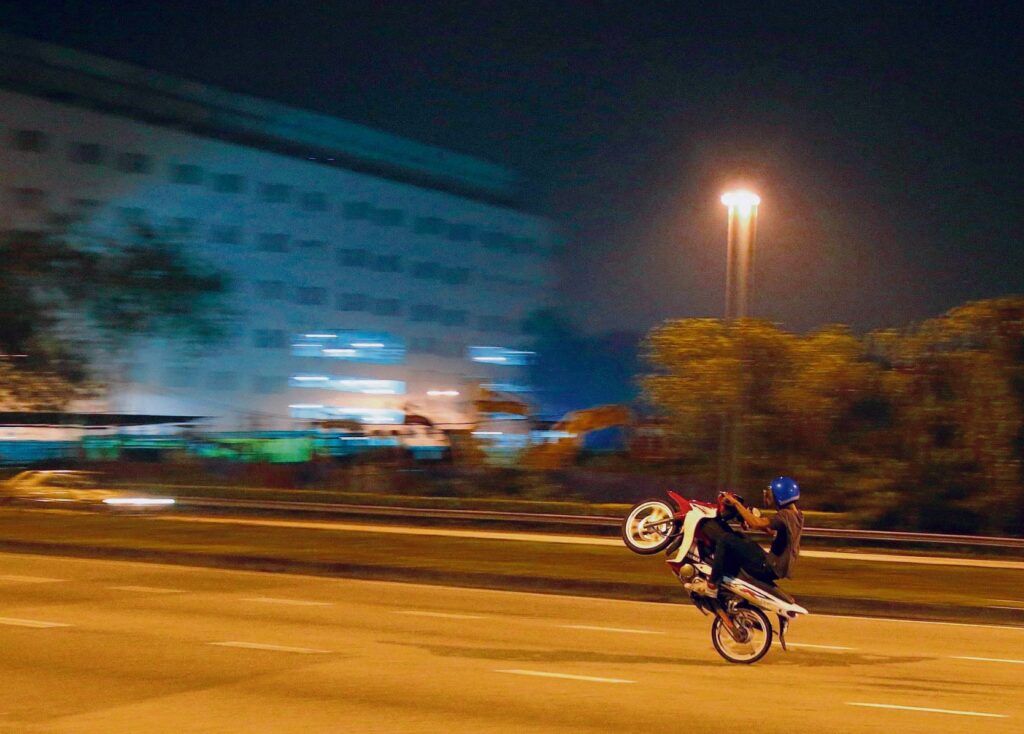 Mat rempit sesal susahkan ibu bapa Mat rempit sesal susahkan ibu bapa