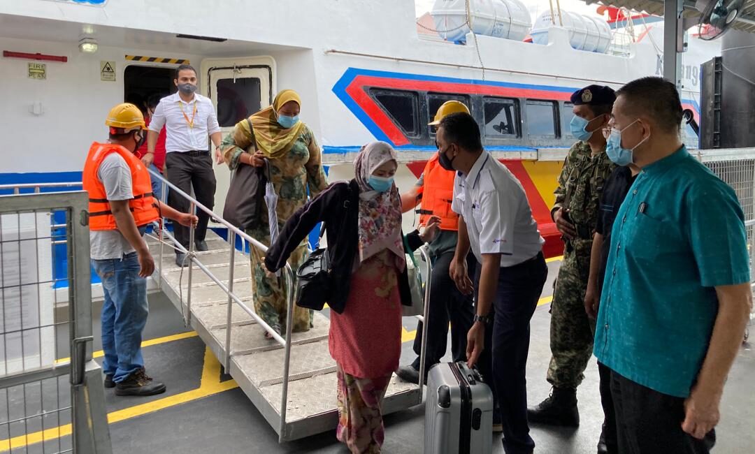 2,000 sudah guna feri bot laju Pulau Pinang - Kosmo Digital