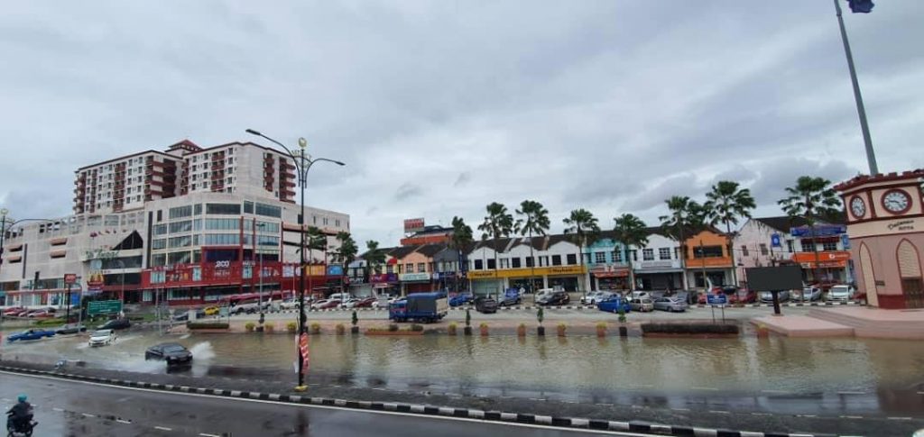 2,943 mangsa banjir di Johor pagi ini 2,943 mangsa banjir di Johor pagi ini