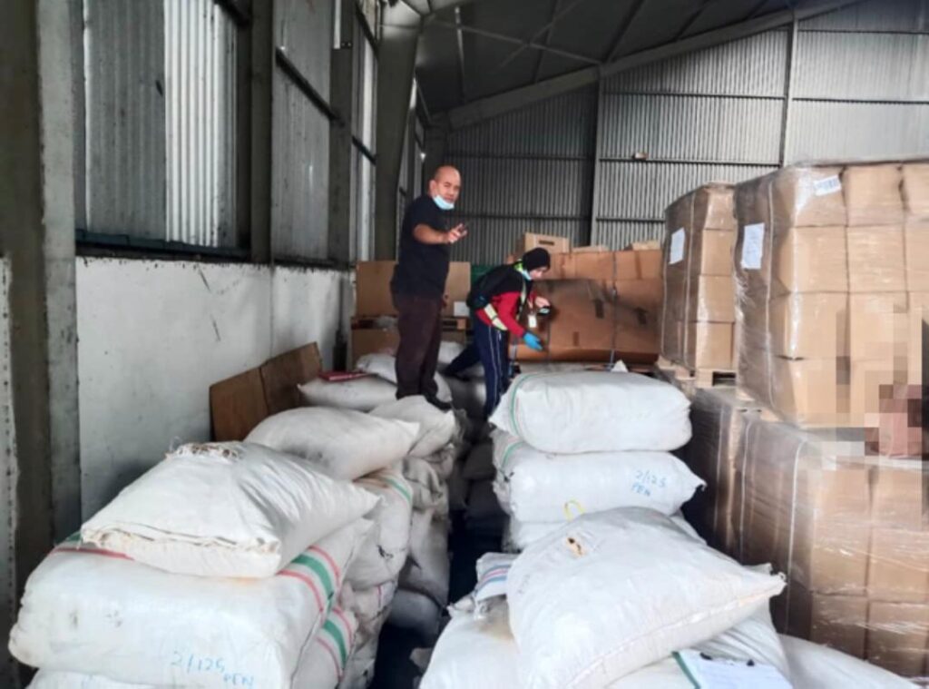 3,175 kg herba dari Indonesia disita 3,175 kg herba dari Indonesia disita
