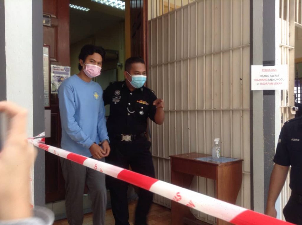 Lelaki keluarkan kata jelik didenda RM100 Lelaki keluarkan kata jelik didenda RM100