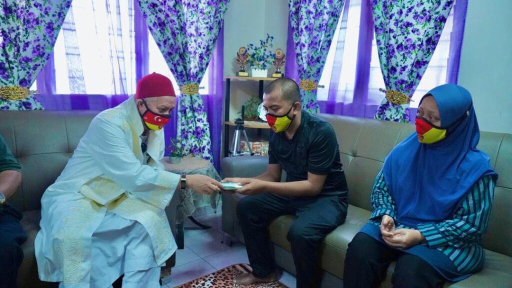 Terima kasih bantu kos pembedahan isteri – Faizal Terima kasih bantu kos pembedahan isteri – Faizal