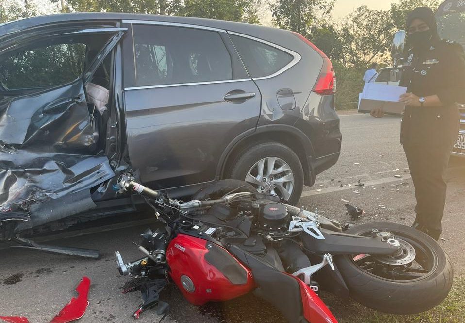 Penunggang maut Ducati Panigale rempuh SUV Kosmo Digital