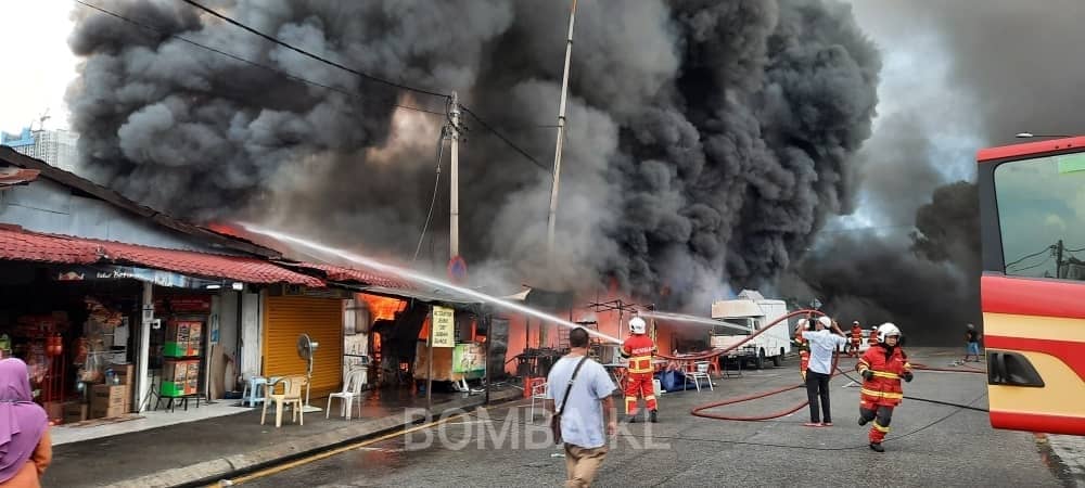 Dato keramat pasar Bakal bermula