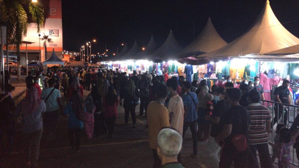 Bazar Aidilfitri sesak diberi notis amaran Bazar Aidilfitri sesak diberi notis amaran