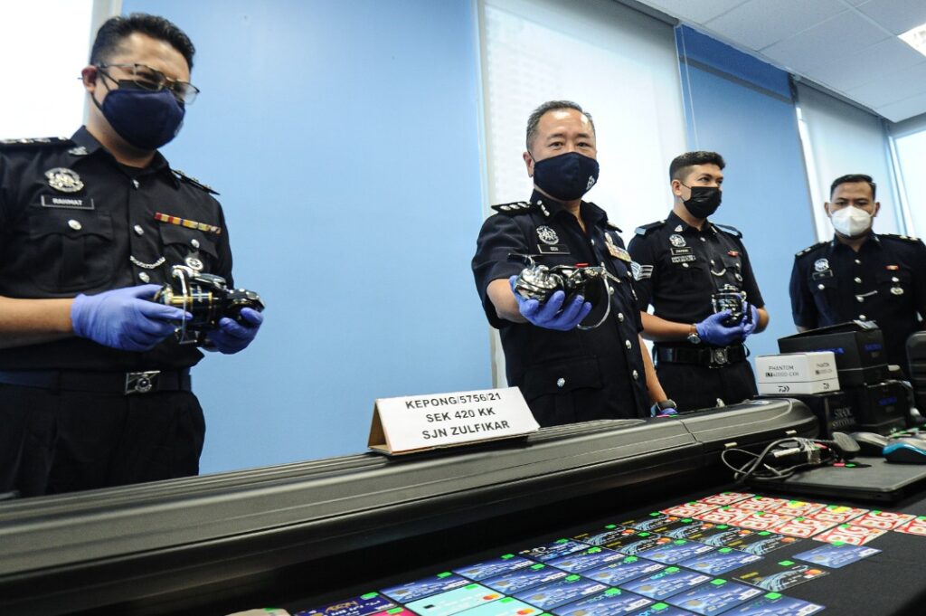 kad pengenalan palsu Archives Kosmo Digital