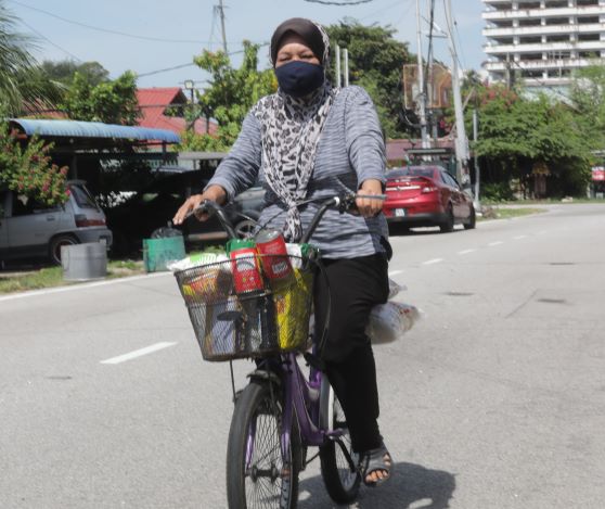 Pelakon Basikal Untuk Cucu Atah