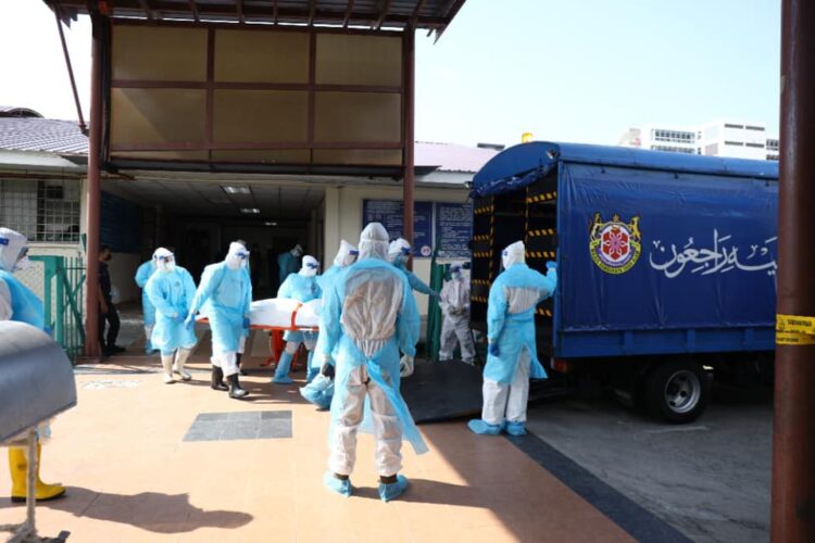 Suspek pukul pengawal peribadi terlibat ah long - Kosmo Digital