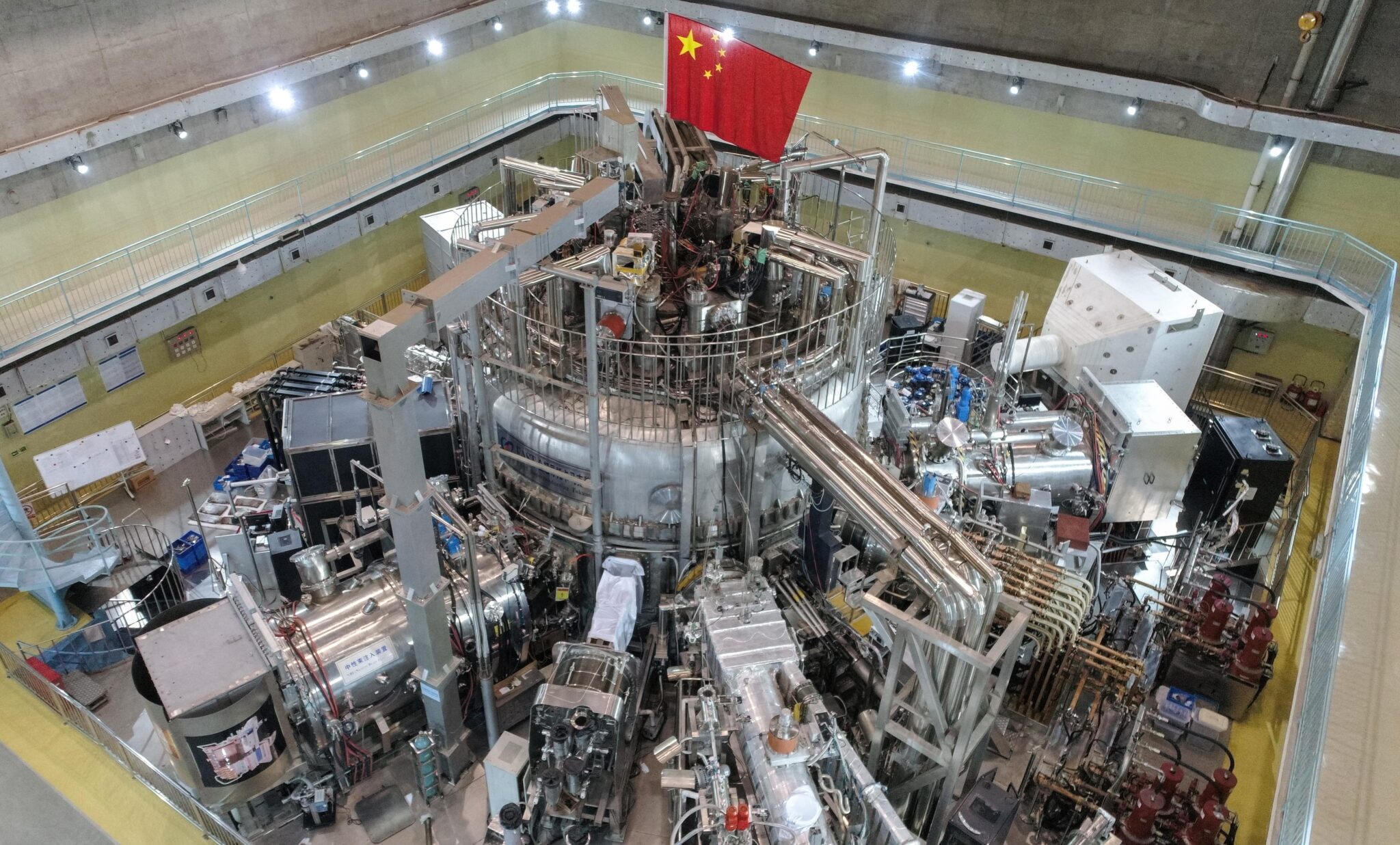 Китайские реакторы. Реактор hl-2m Tokamak. Реактор Китай токамак. Китайский токамак East. Китайский термоядерный реактор hl-2m.