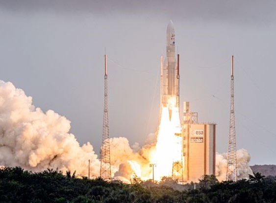Teleskop paling berkuasa di dunia dilancarkan ke orbit luar jarak 1.5 juta km dari Bumi