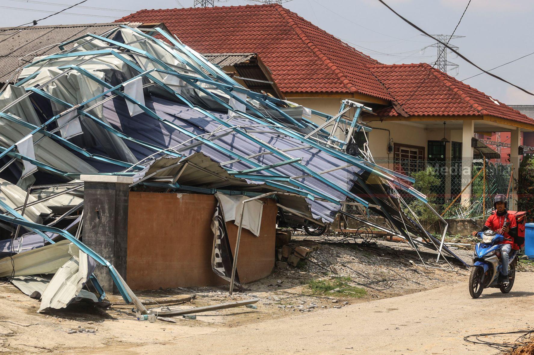 Ribut di shah alam