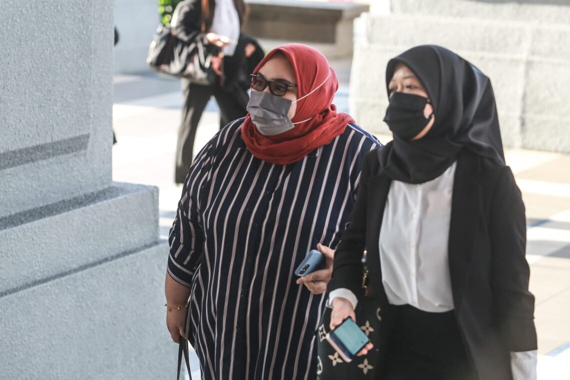 Wanita maut motosikal rempuh bas rosak - Kosmo Digital