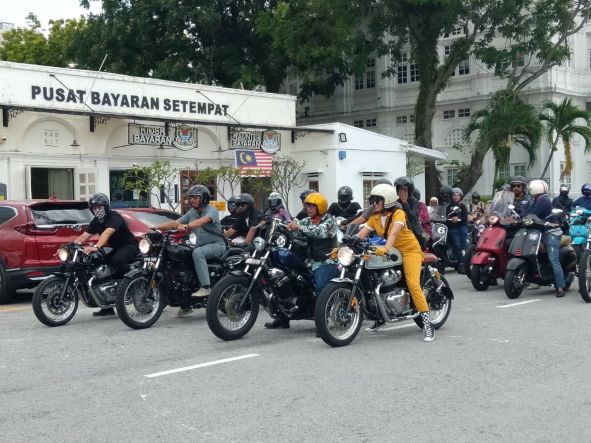 L’intérêt pour les motos classiques n’a pas de frontières entre les sexes