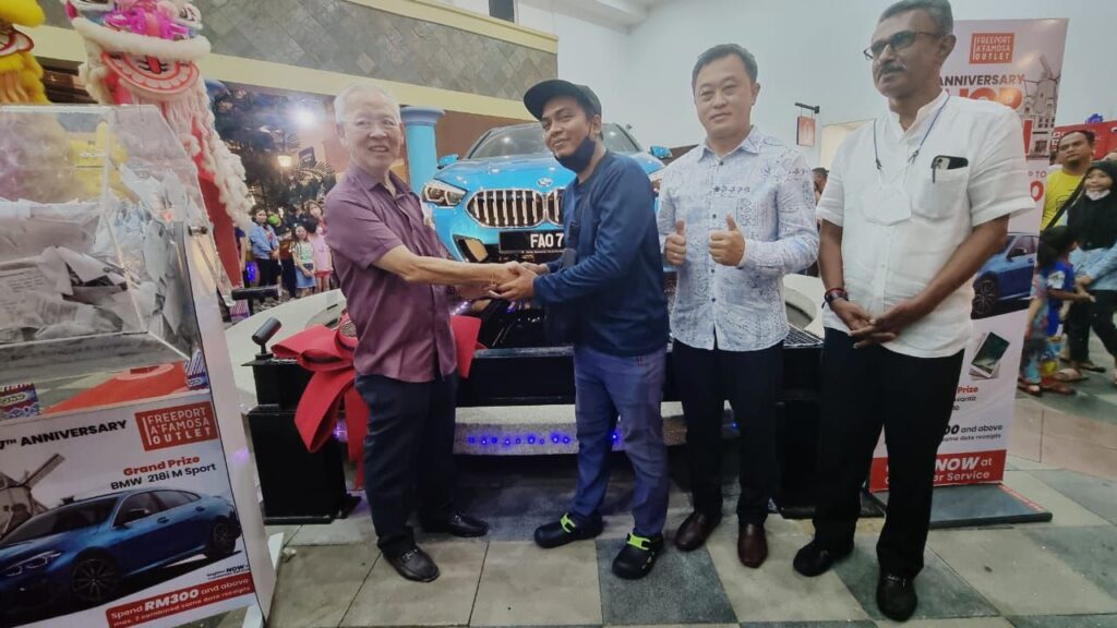 Pemandu forklift memenangi BMW RM220,000 2 WhatsApp Image 2023 02 07 at 9.49.21 AM 1
