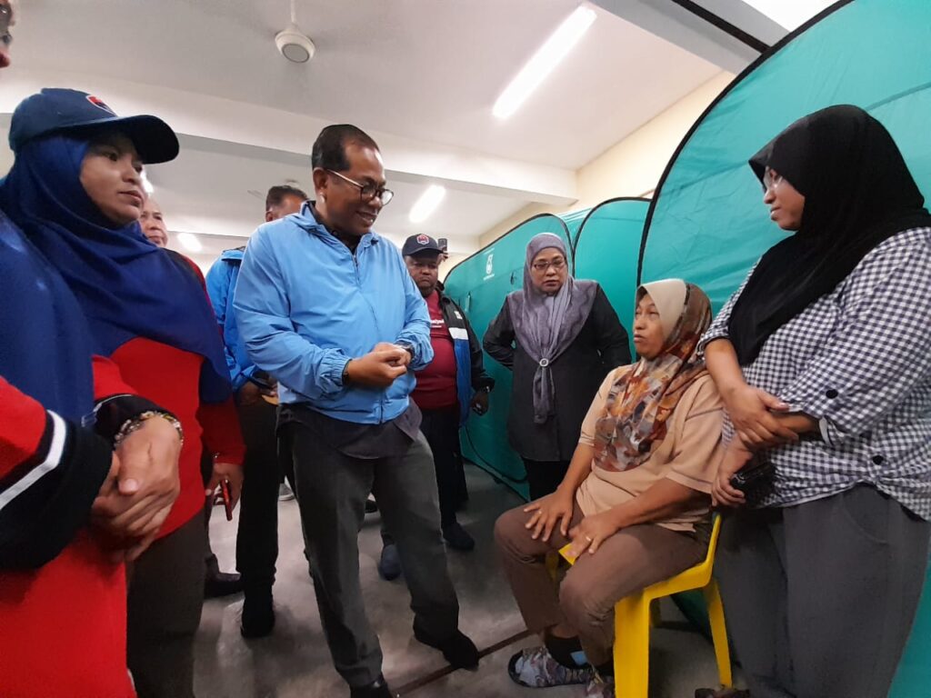 Percepatkan projek tebatan banjir di Kota Tinggi 2 WhatsApp Image 2023 03 04 at 15.29.37 1