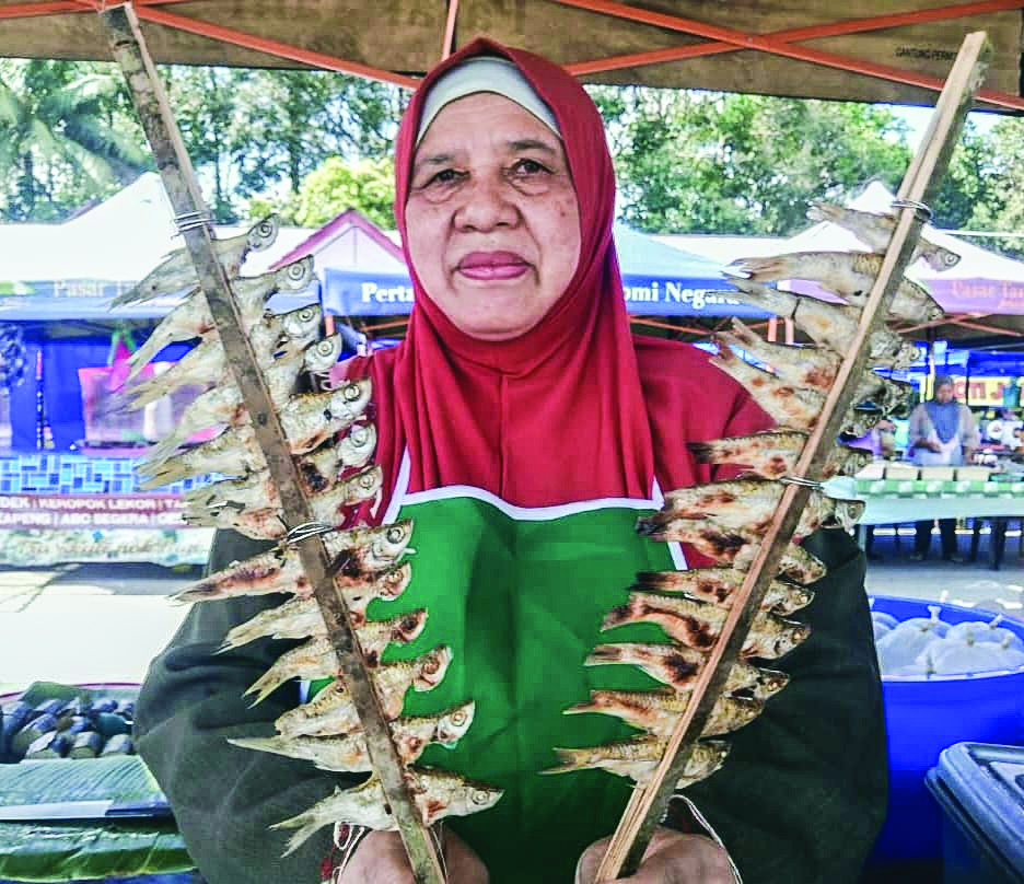Ikan seluang panggang cicah budu pembuka selera berbuka