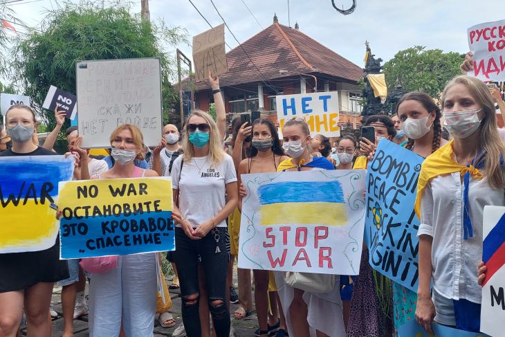 Rakyat Russia, Ukraine larikan diri, bina komuniti di Bali