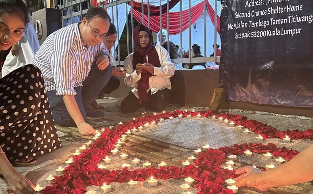 Tiga dekad ‘bertarung’ dengan AIDS 9 Tiga dekad ‘bertarung’ dengan AIDS 9