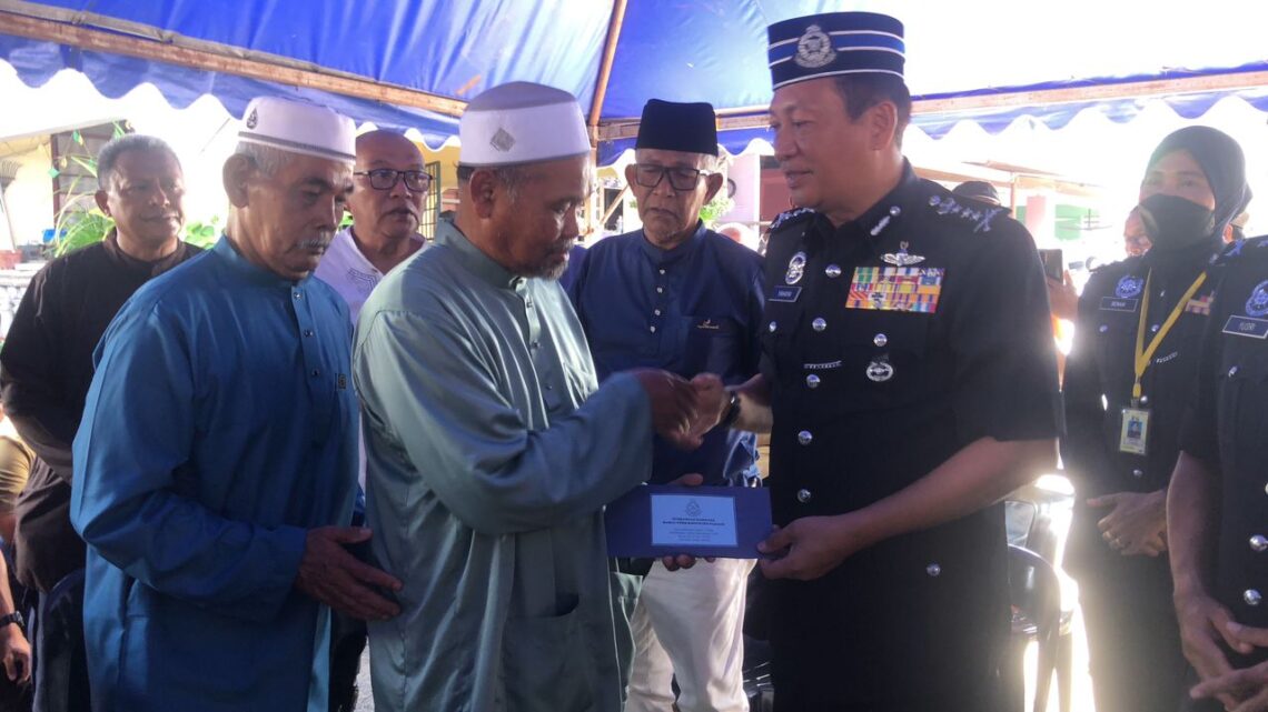 Serangan balai polis ketua polis pahang ziarah waris sampai sumbangan