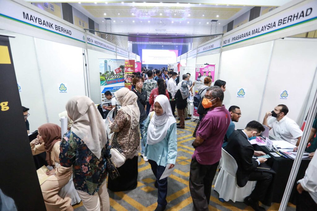 7,057 hilang pekerjaan bulan lalu