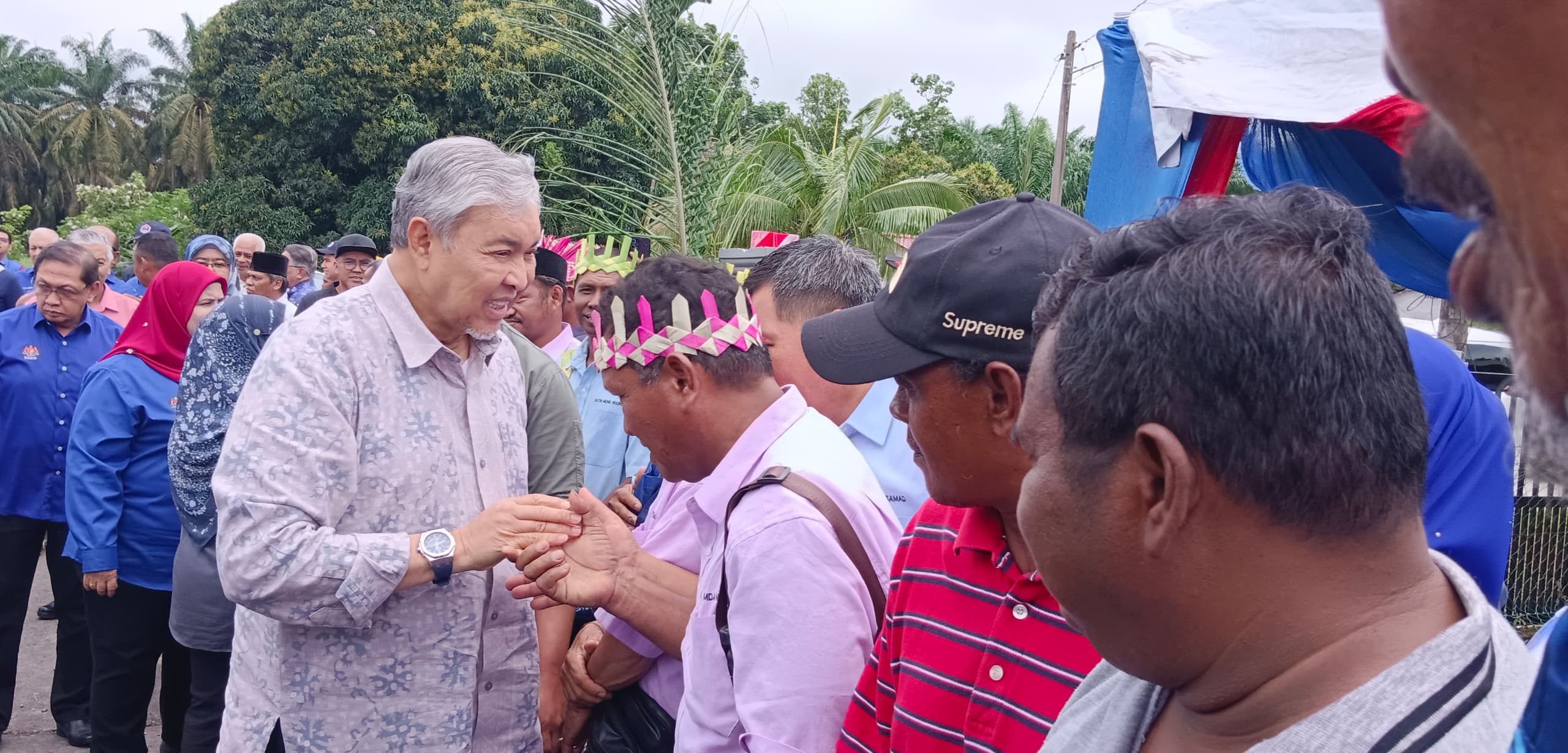 AHMAD ZAHID RUMAH ORANG ASLI