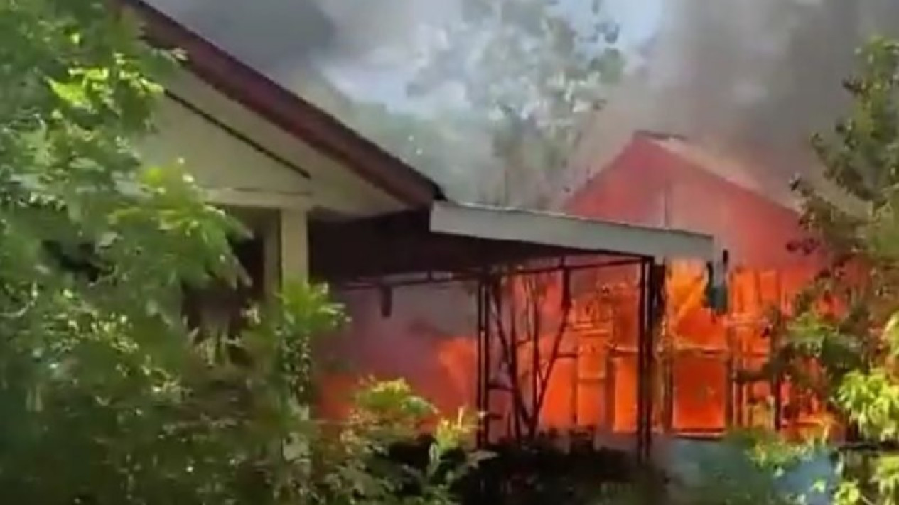 isteri bakar suami judi