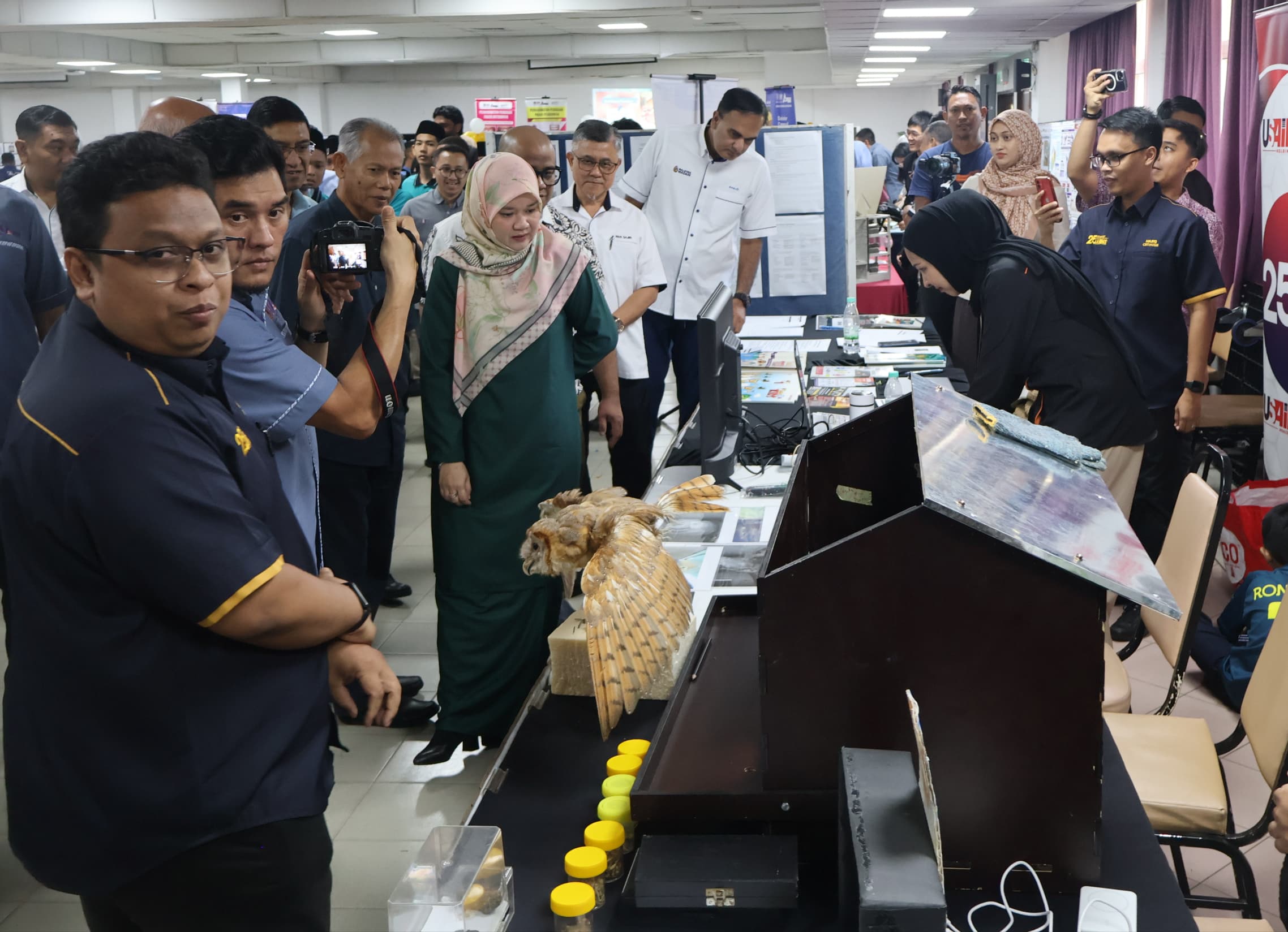 Fadhlina hadir Majlis Penutup USM STEM Week di USM hari ini. Foto oleh IQBAL HAMDAN