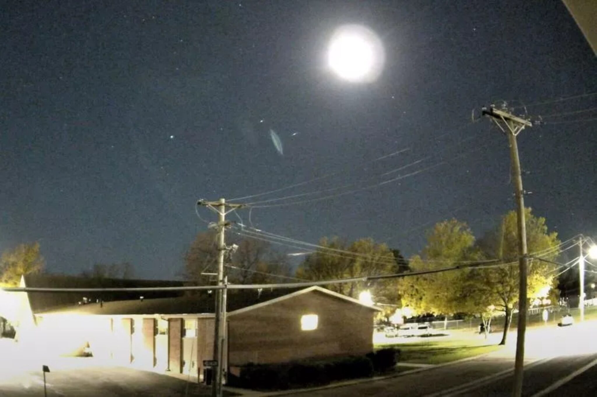 Misteri bebola api muncul di langit terungkai - Kosmo Digital