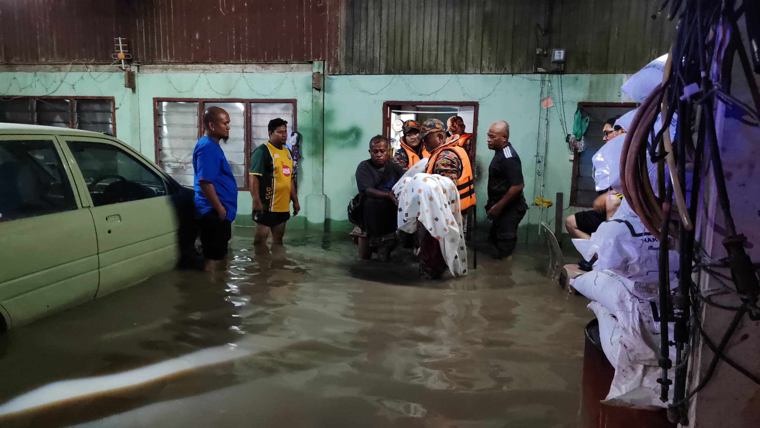 JENAZAH OKU WARGA EMAS