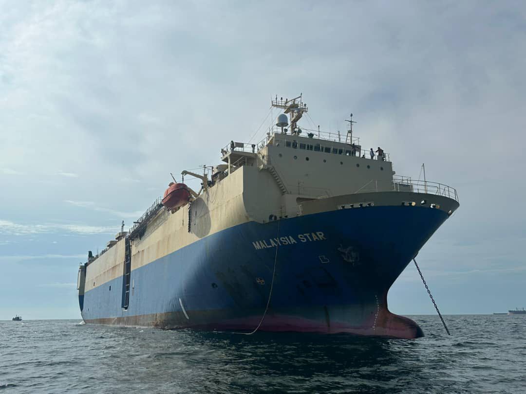 KAPAL KARGO