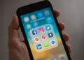 WeChat penyedia pertama terima lesen media sosial