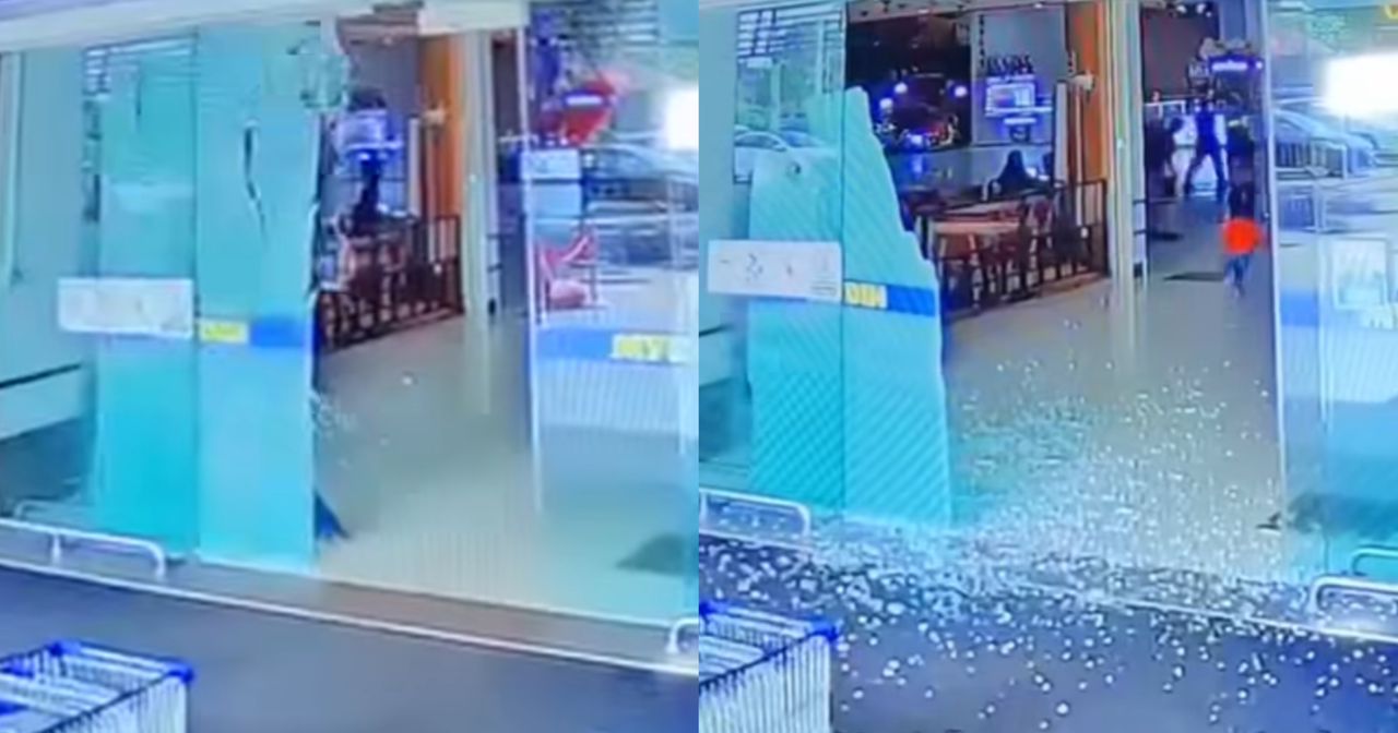 PINTU KACA PECAH TULAR VIRAL