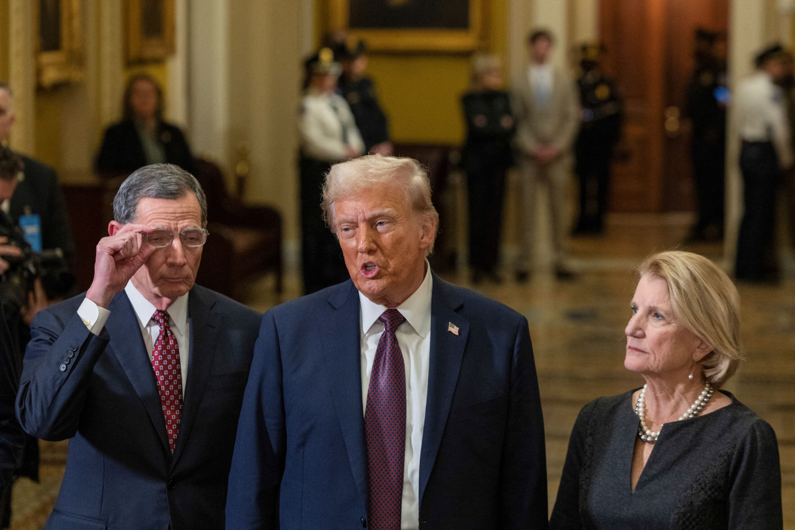 Trump bebas scaled