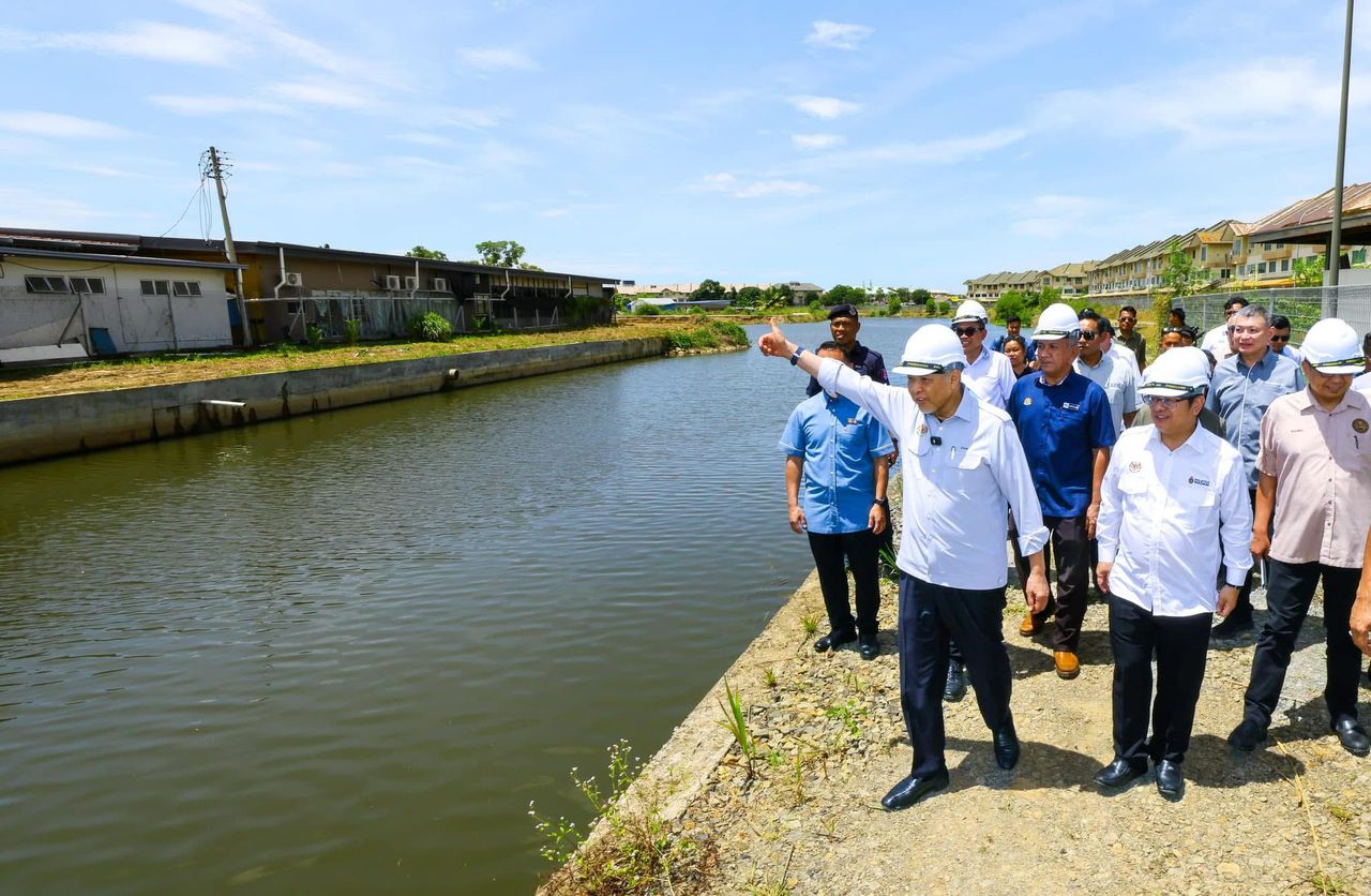 AHMAD ZAHID KOLAM TAKUNGAN KOTA KINABALU