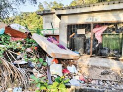 ‘Terbantut’ nak beriadah ekoran longgokan sampah
