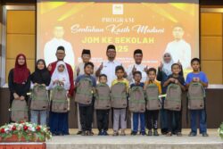 500 pelajar sekolah di Tanjung Malim dapat bantuan kelengkapan persekolahan